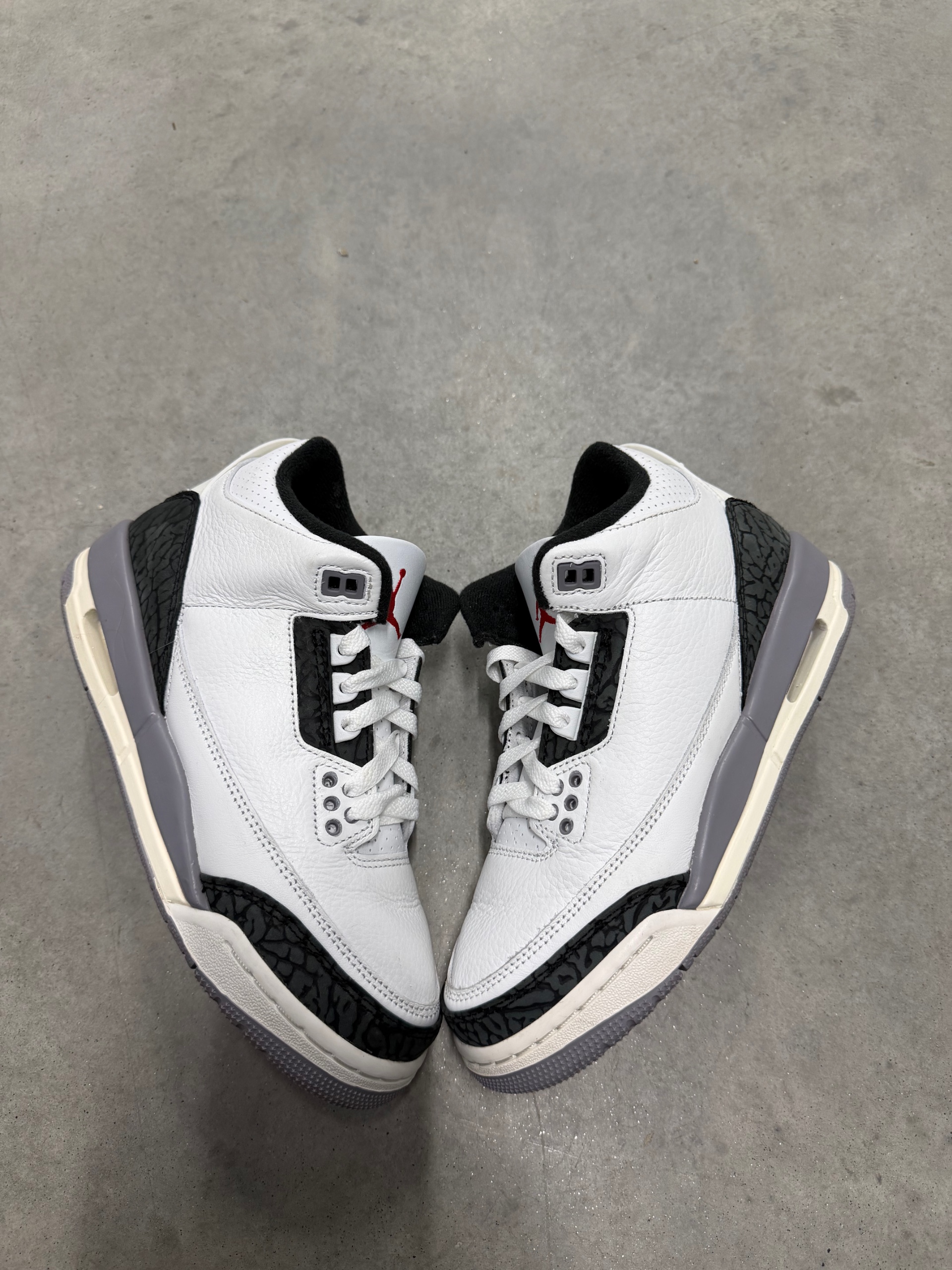 JORDAN 3 Cement Grey
