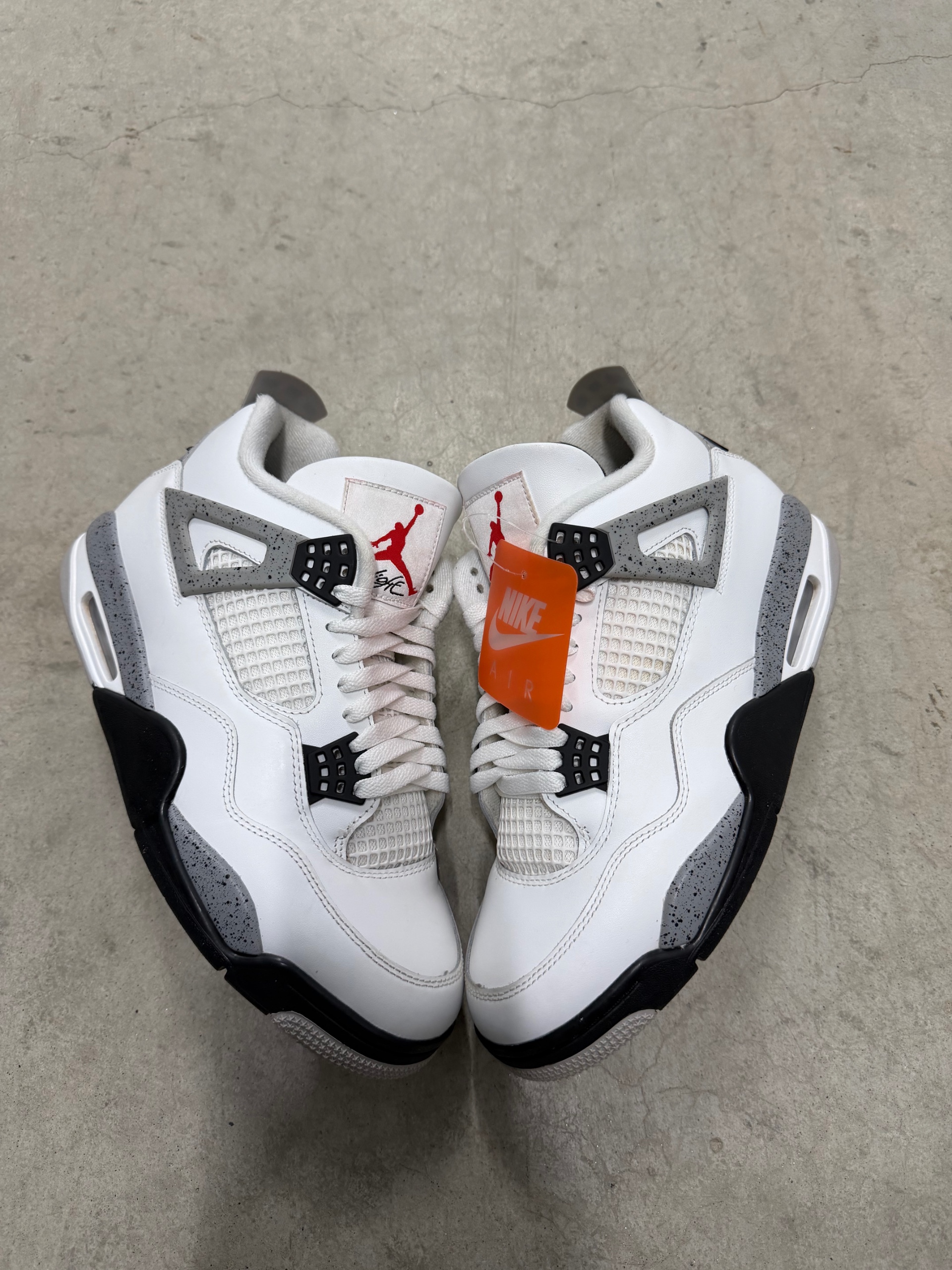 JORDAN 4 White Cement