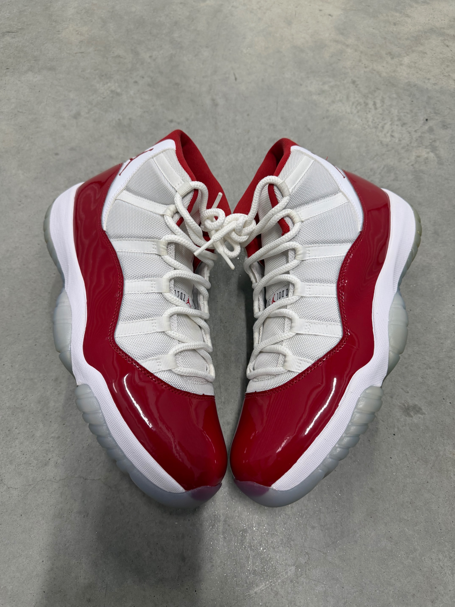 JORDAN 11 Cherry