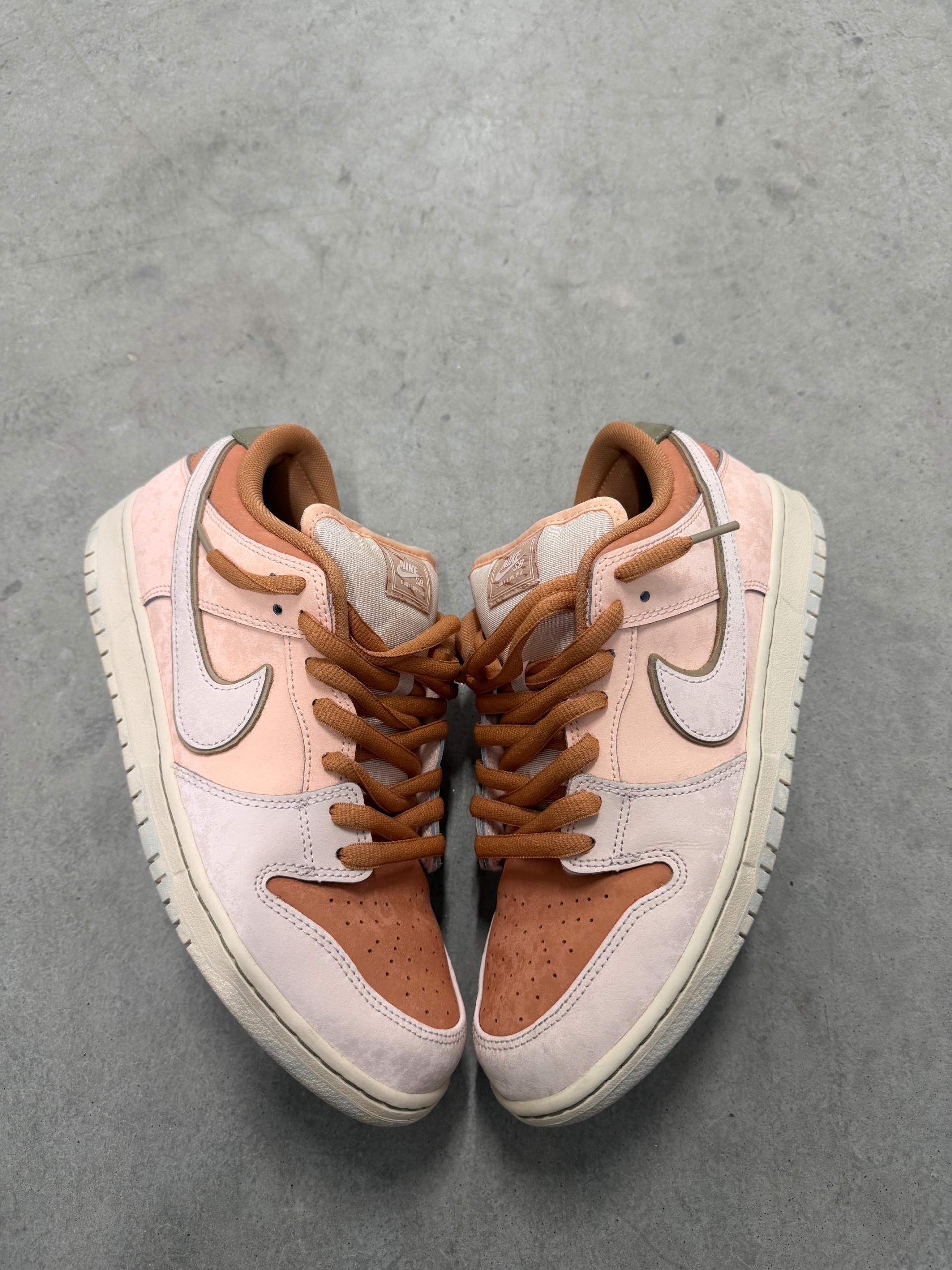 NIKE SB DUNK LOW Trocadéro Gardens