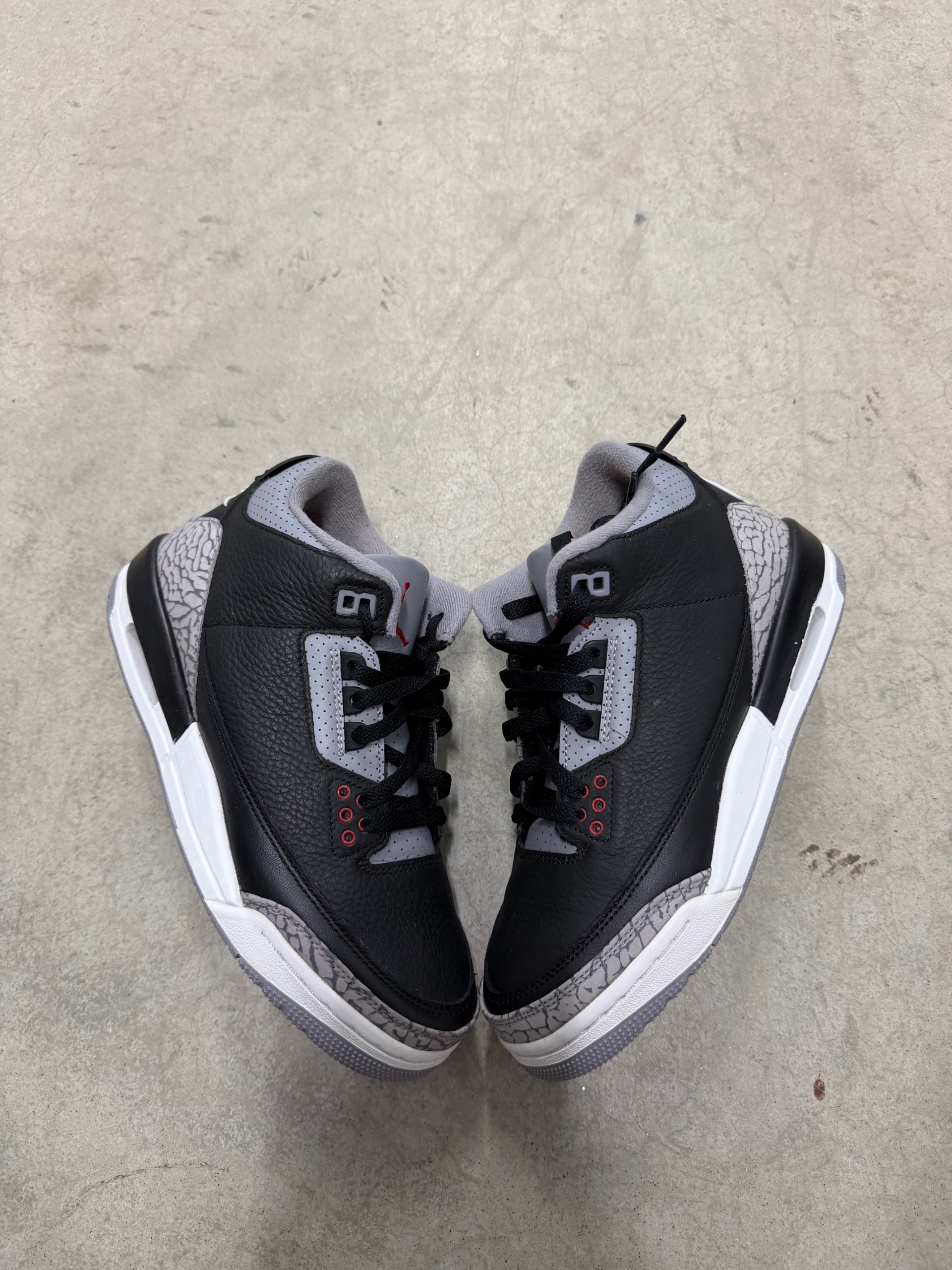 JORDAN 3 Black Cement
