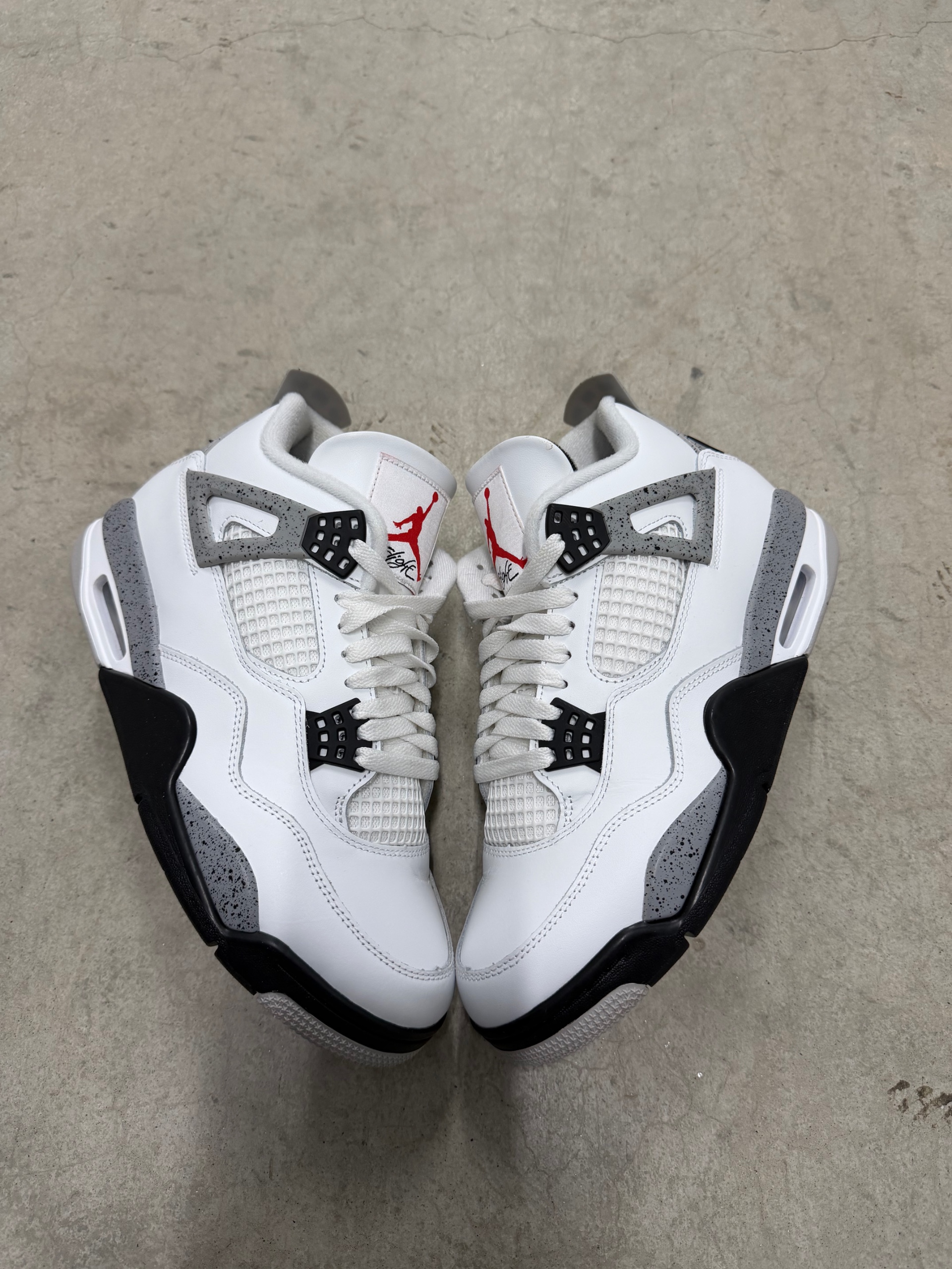 JORDAN 4 White Cement