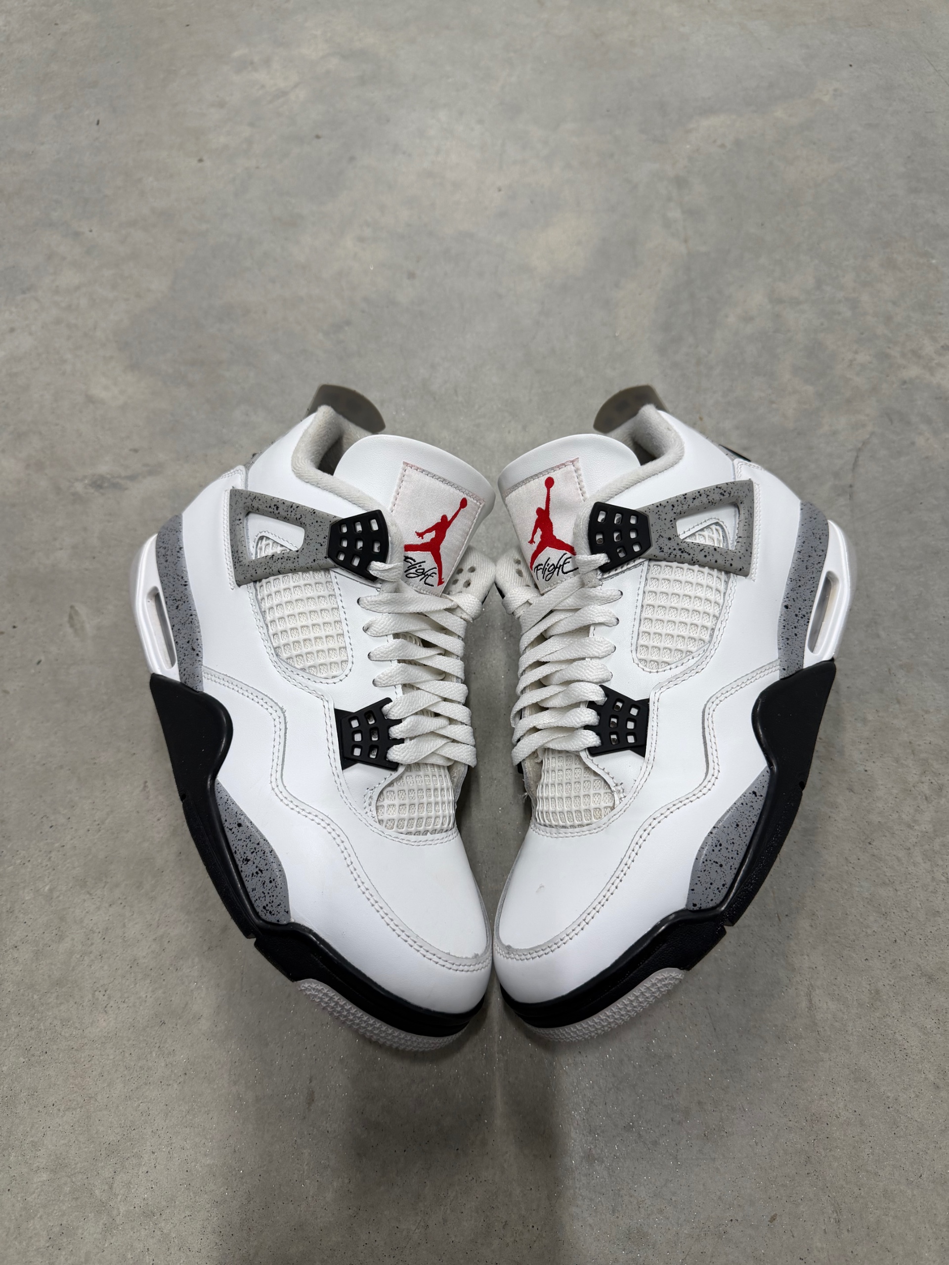 JORDAN 4 White Cement