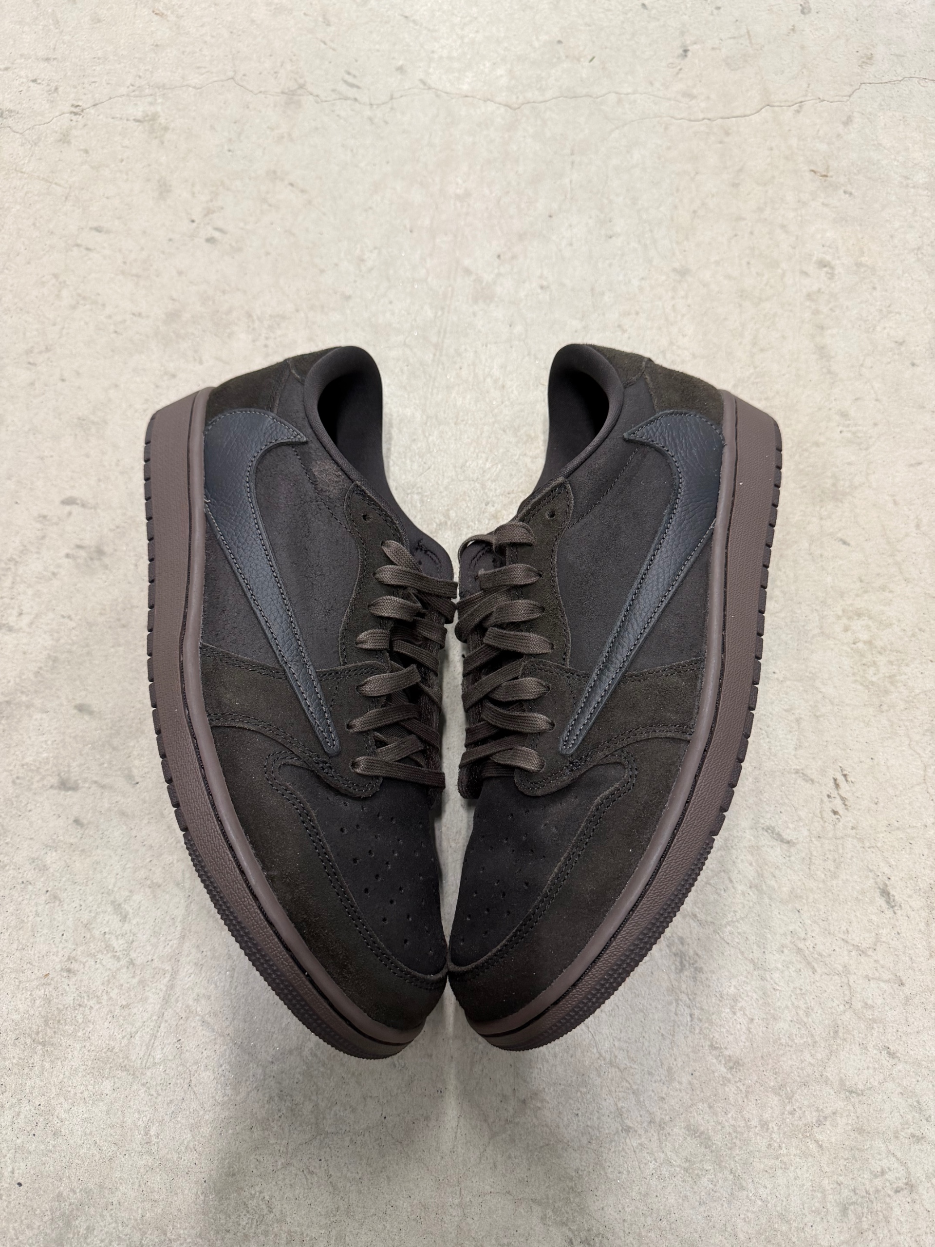 TRAVIS SCOTT JORDAN 1 LOW Velvet Brown