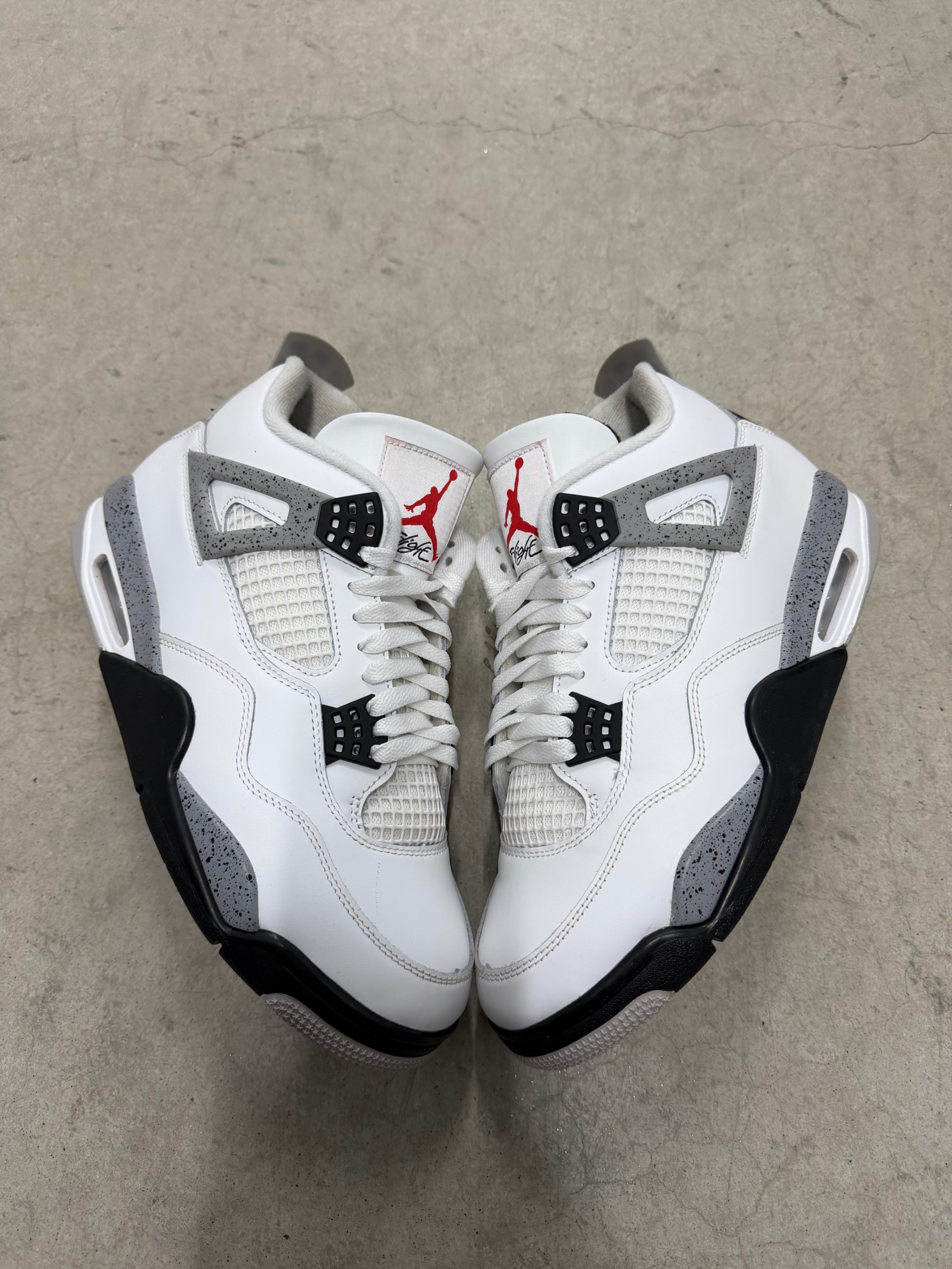 JORDAN 4 White Cement