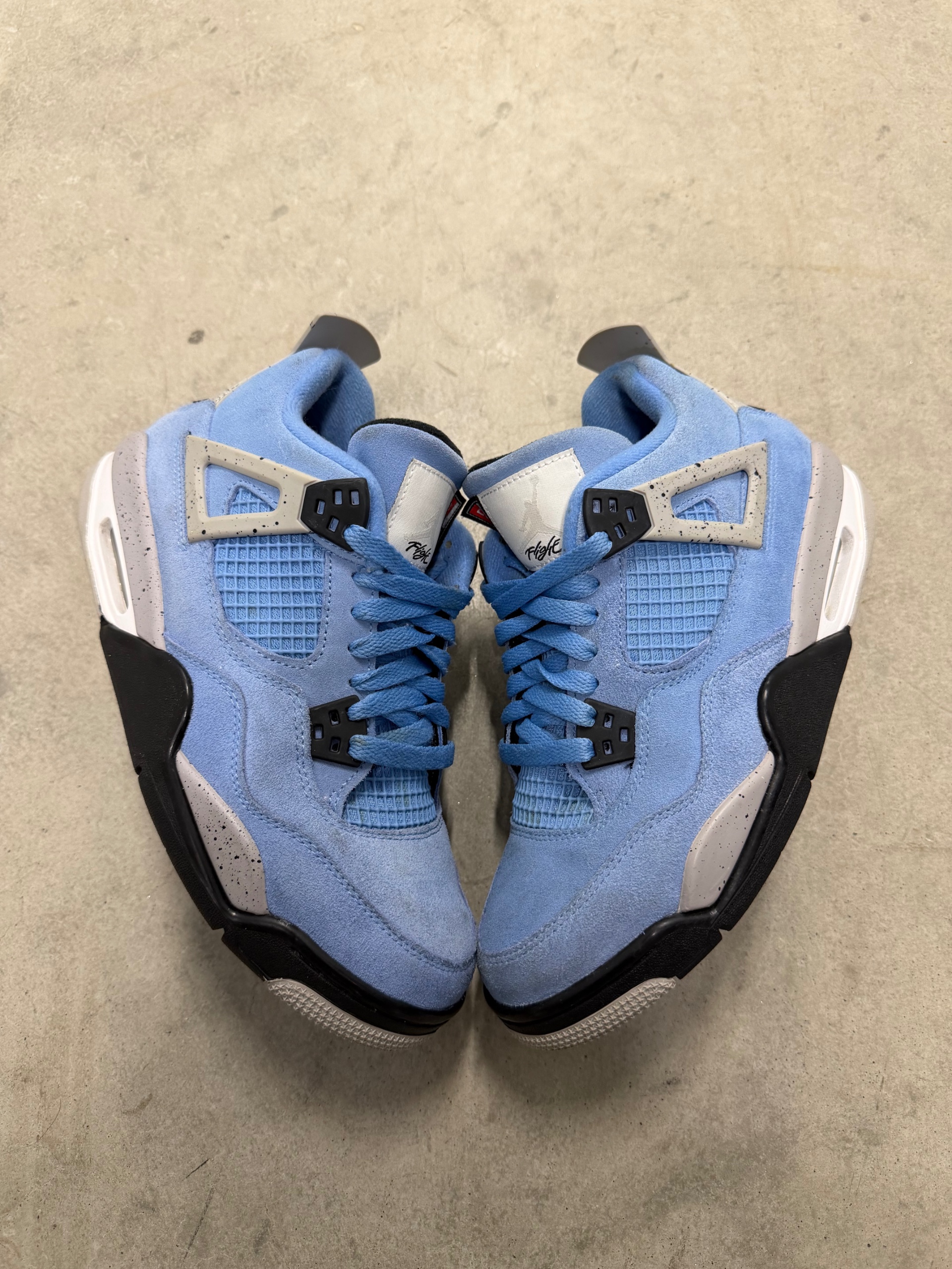 JORDAN 4 University Blue