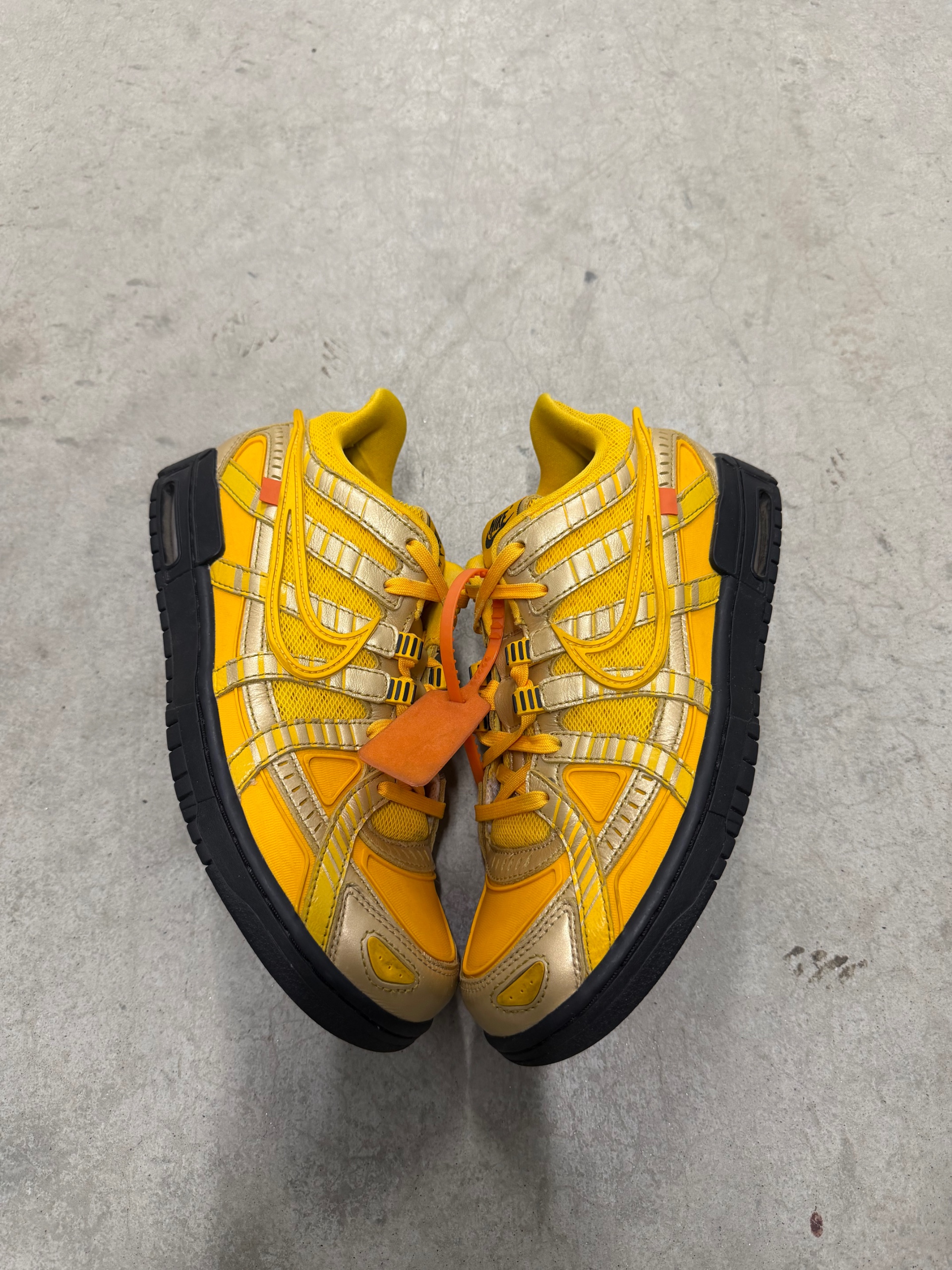 OFF-WHITE NIKE AIR RUBBER DUNK University Gold