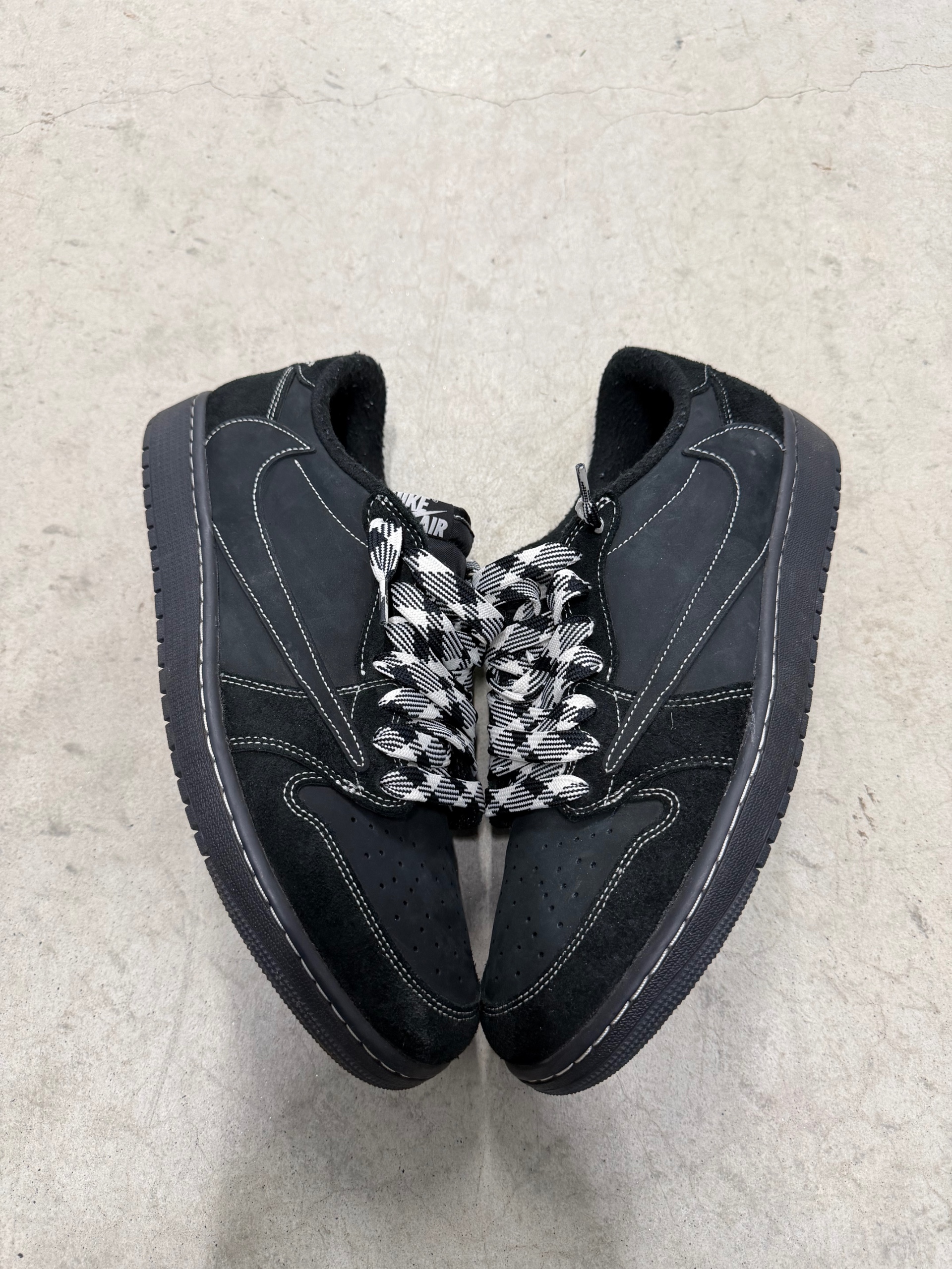 TRAVIS SCOTT JORDAN 1 LOW Black Phantom