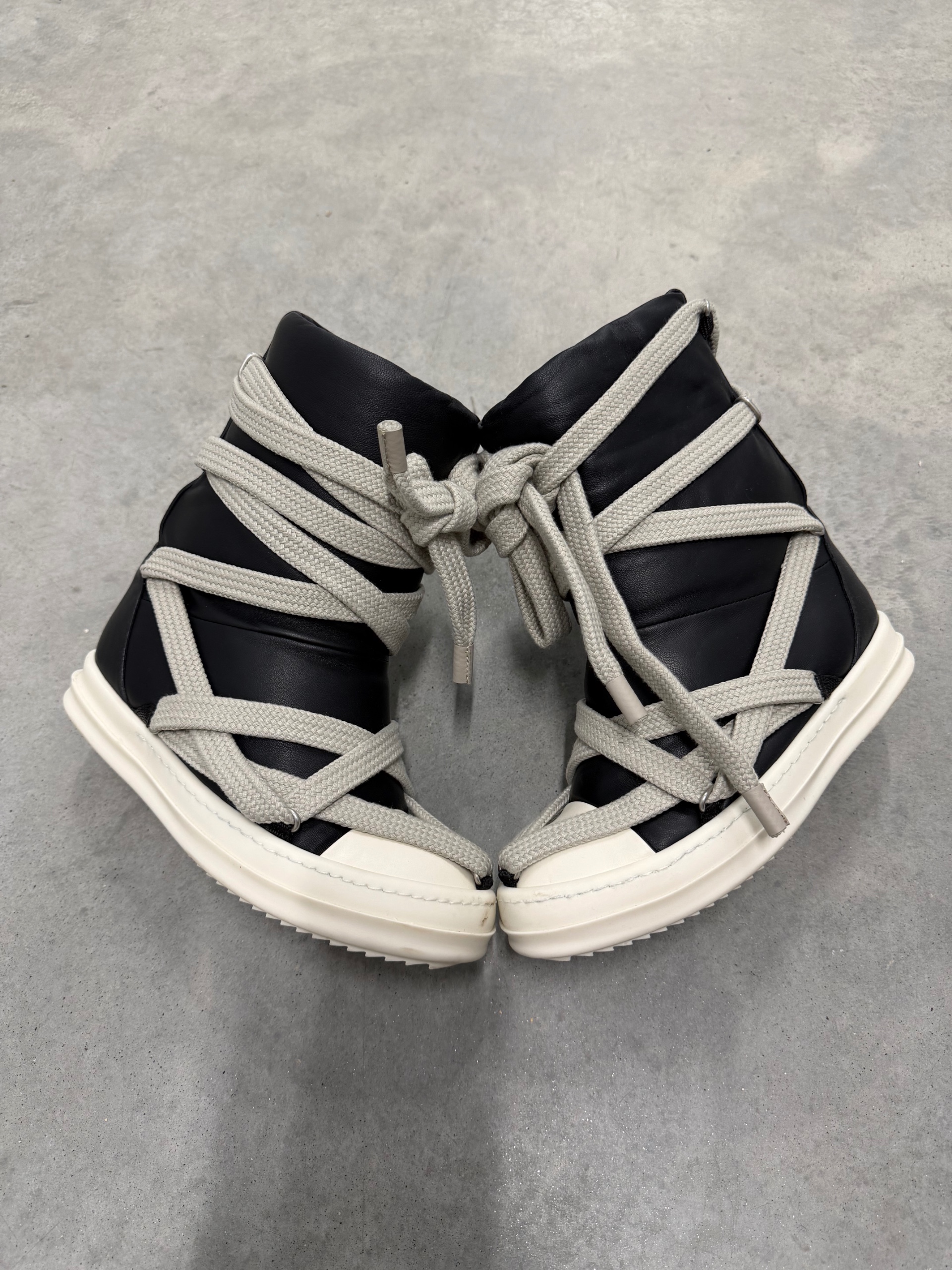 RICK OWENS JUMBO PUFFER MEGALACED Black Milk