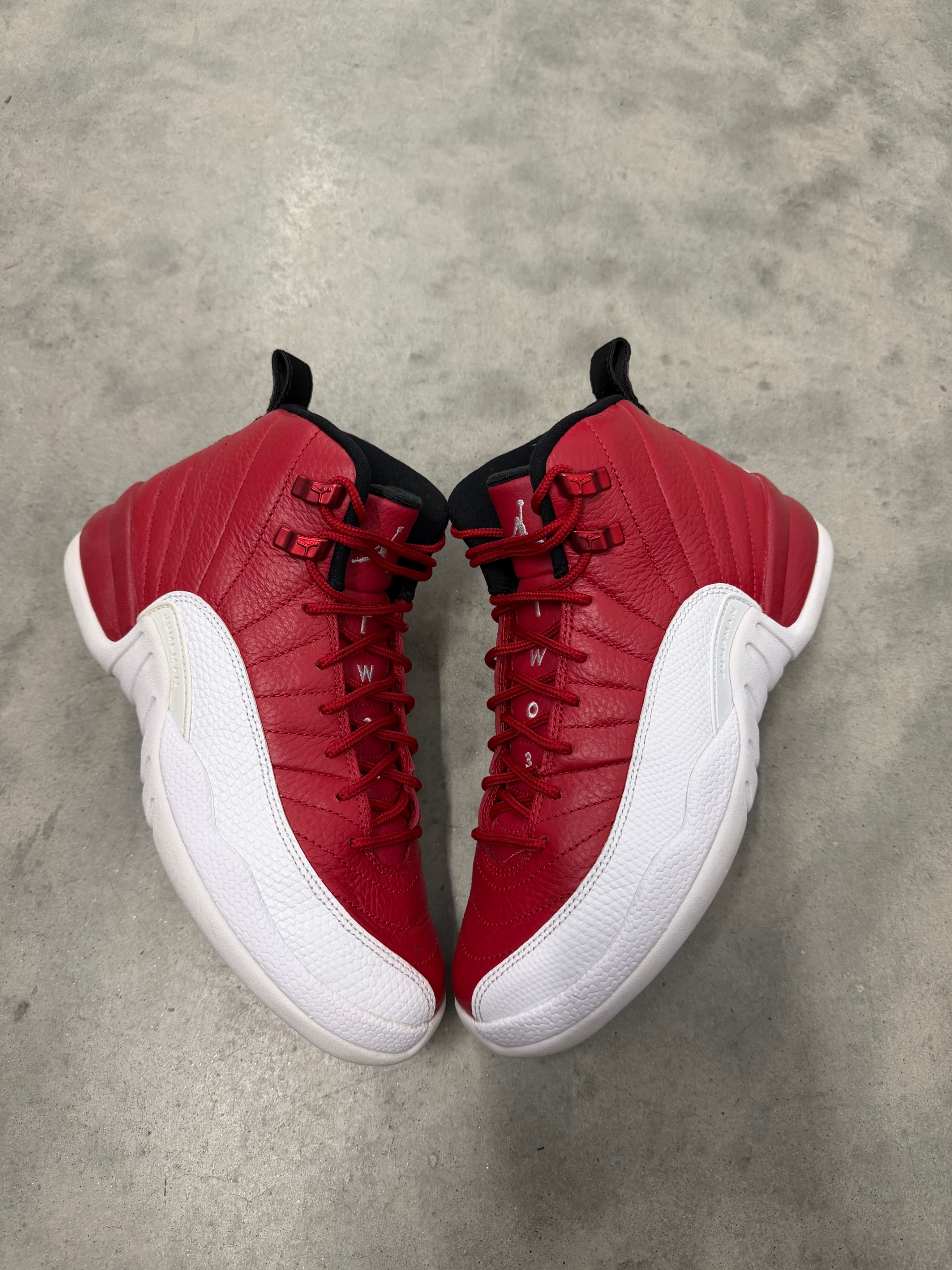 JORDAN 12 Gym Red