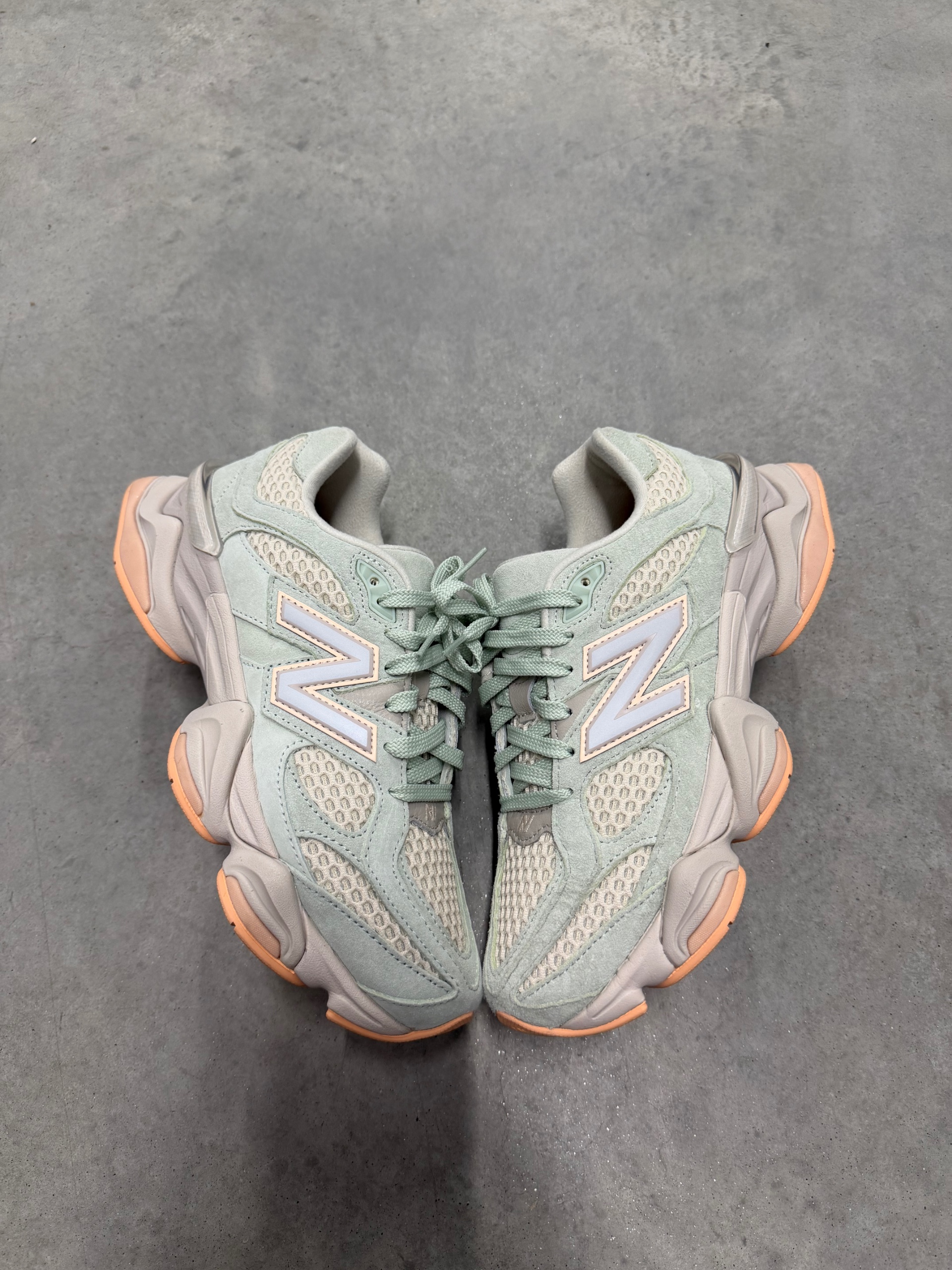 THE WHITAKER GROUP NEW BALANCE 9060 Missing Pieces Pack - Silver Moss Green