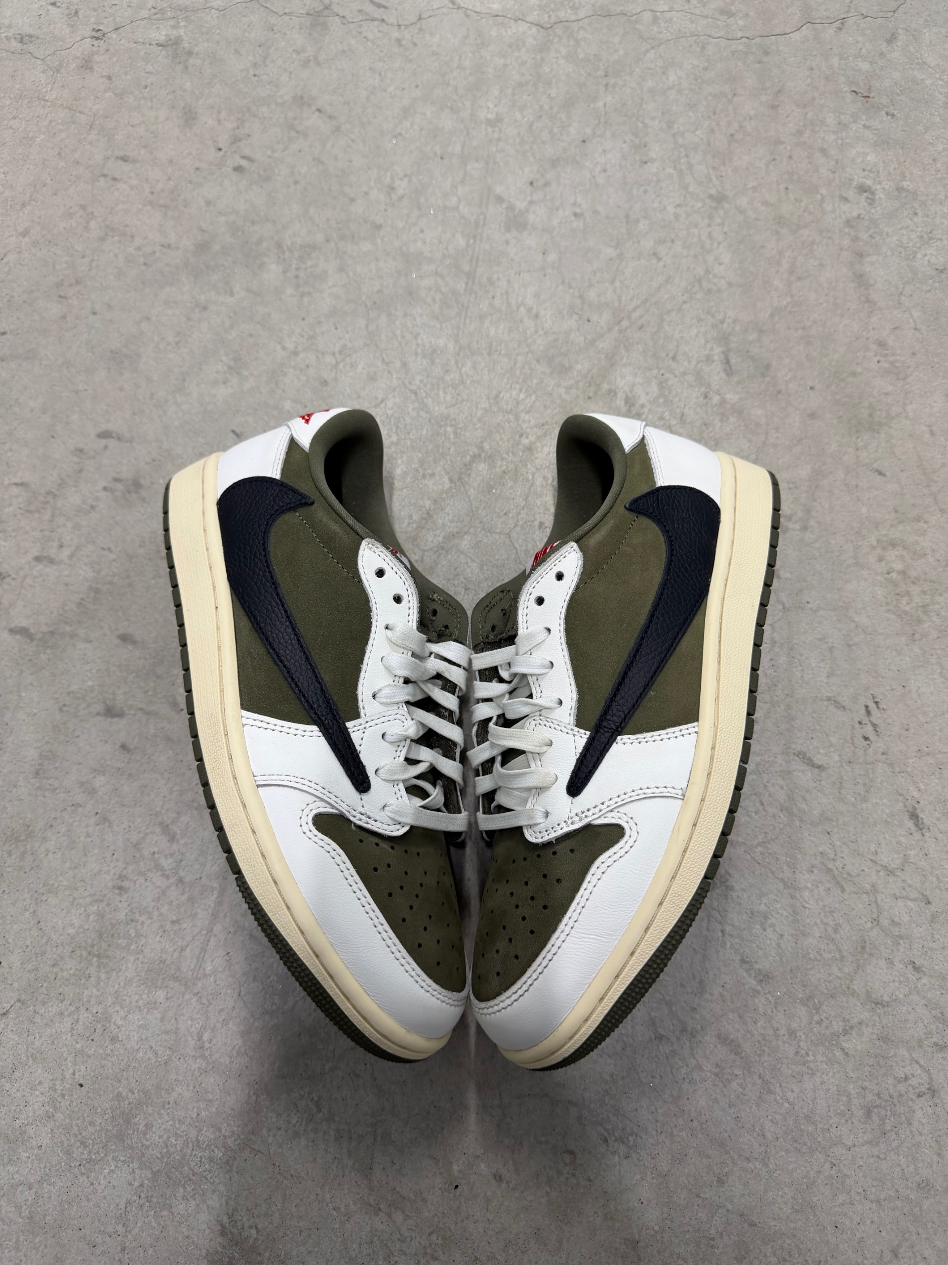 TRAVIS SCOTT JORDAN 1 LOW Medium Olive