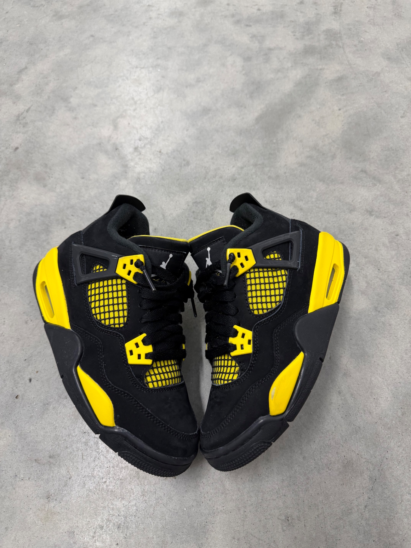 JORDAN 4 “ Thunder “