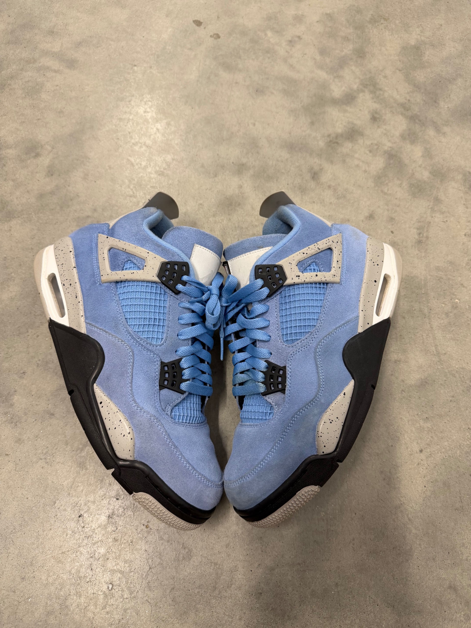 JORDAN 4 University Blue