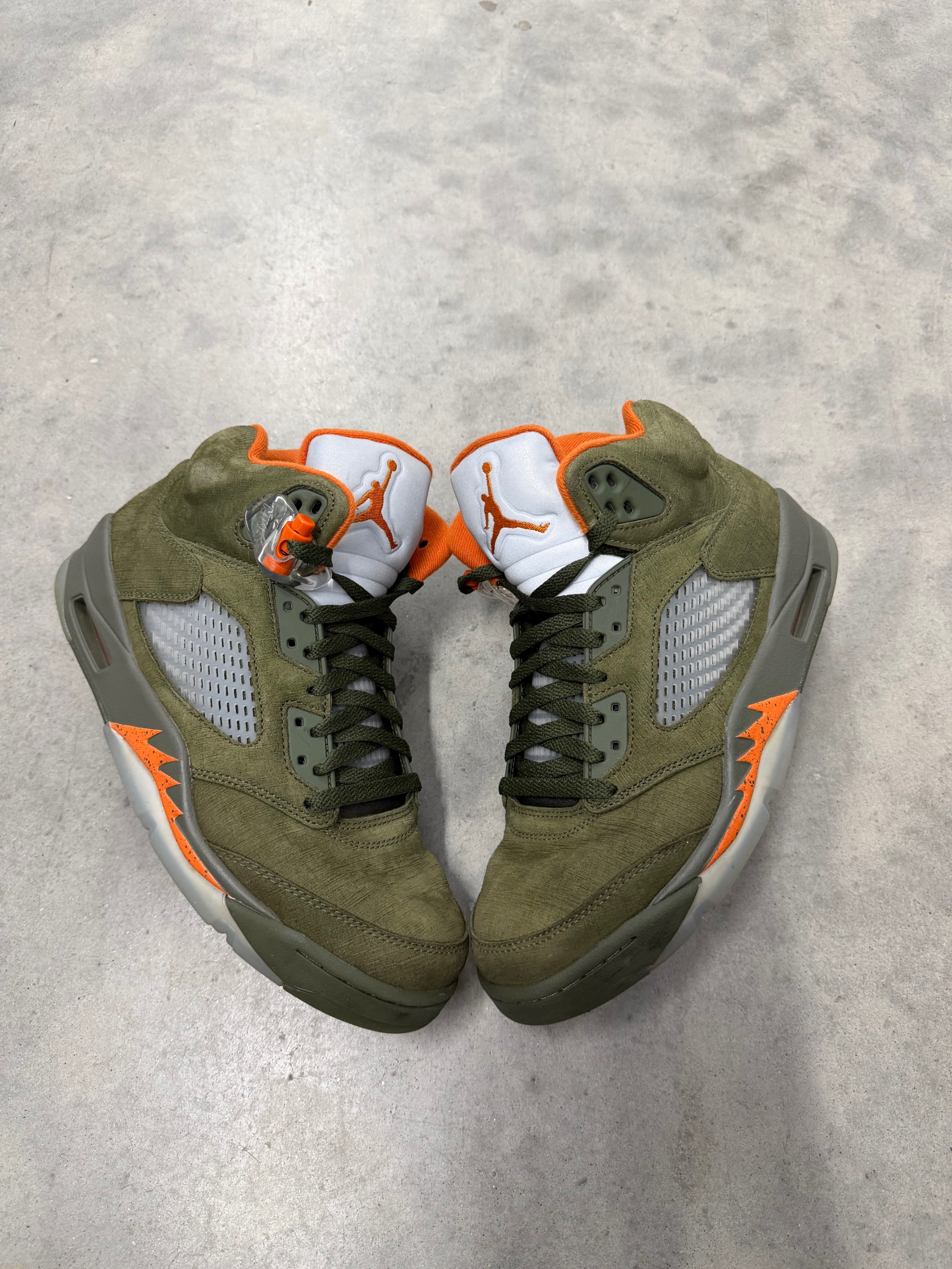 JORDAN 5 Olive
