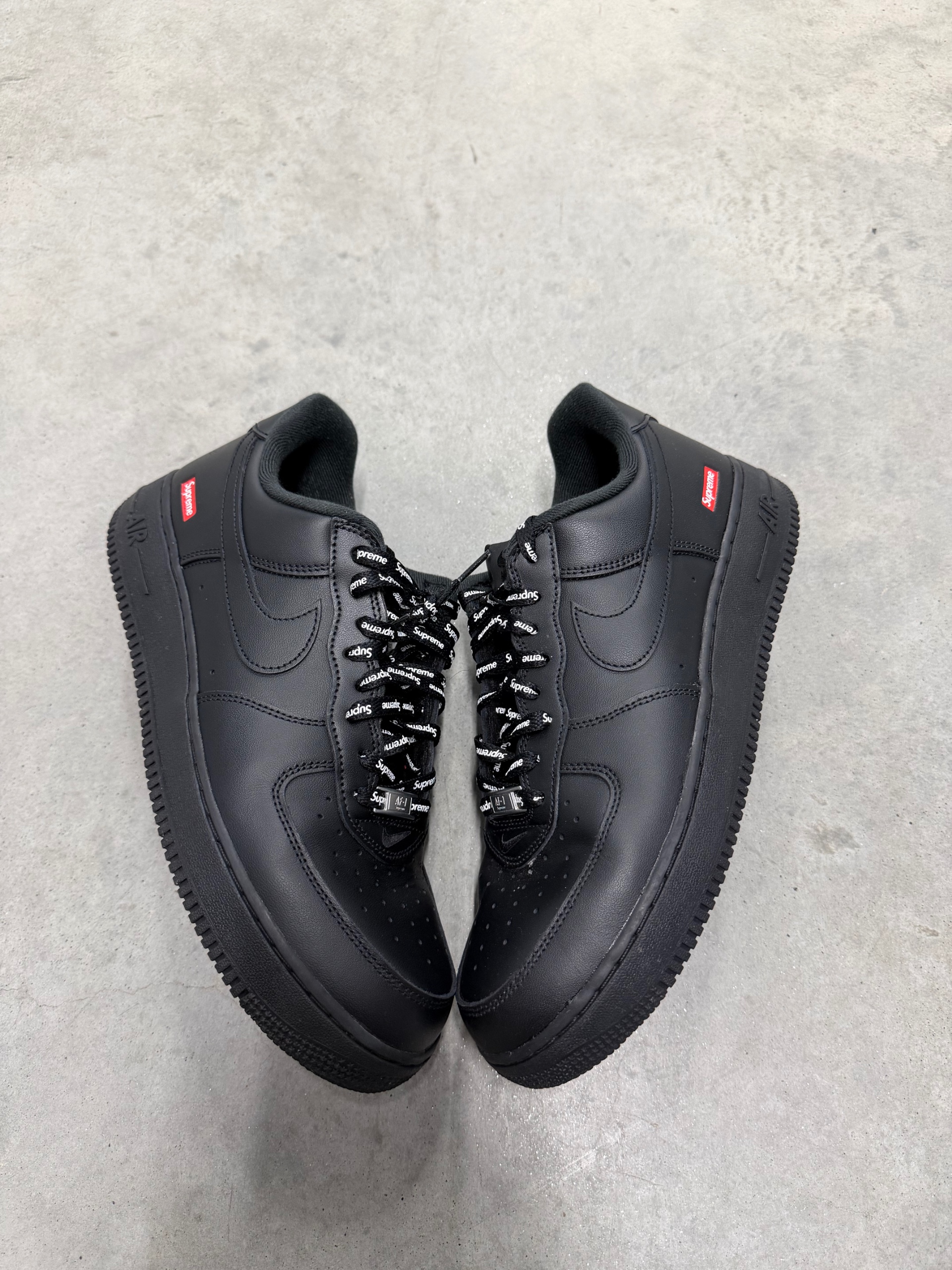 SUPREME NIKE AIR FORCE 1 LOW Black