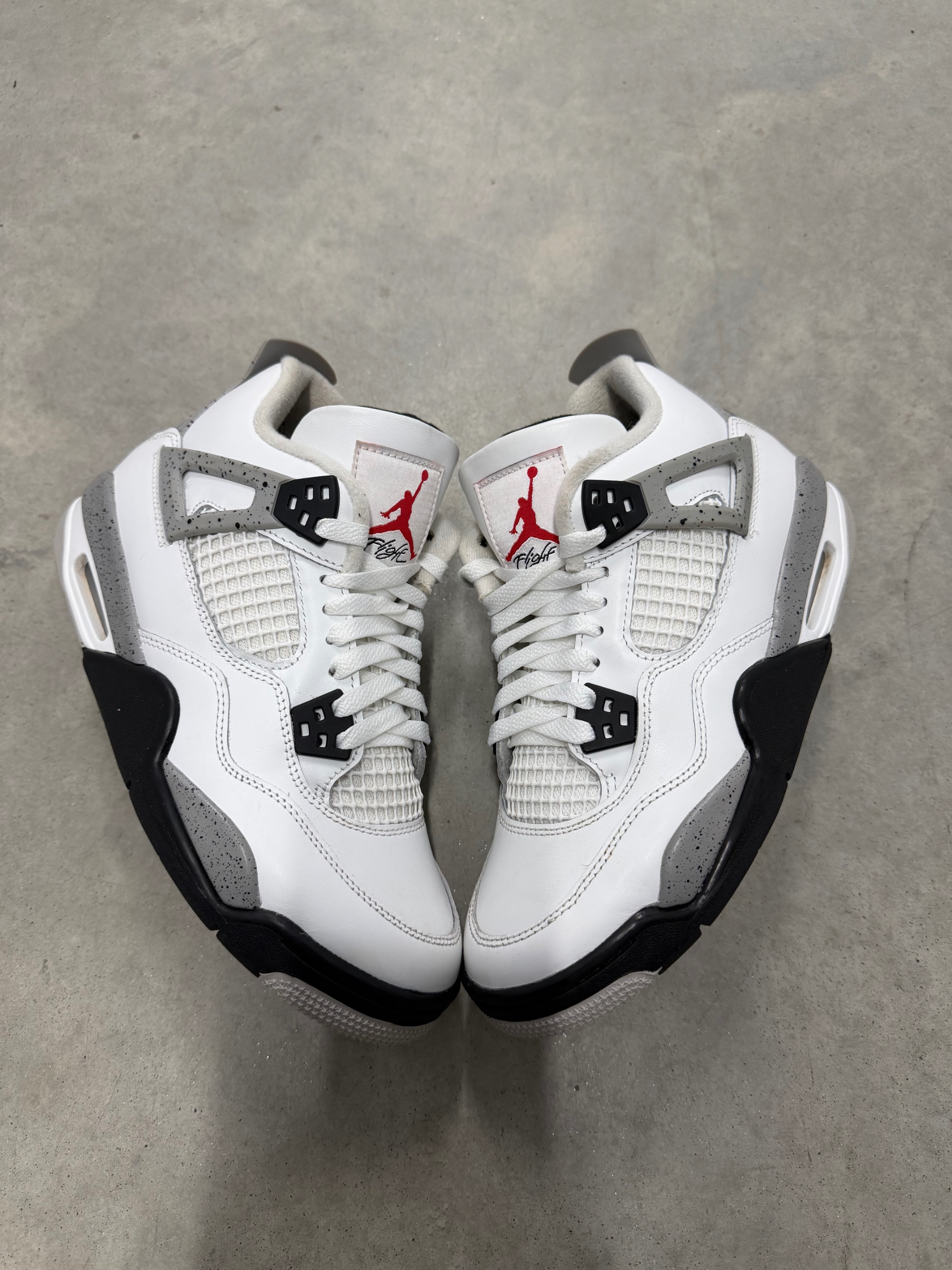 JORDAN 4 White Cement