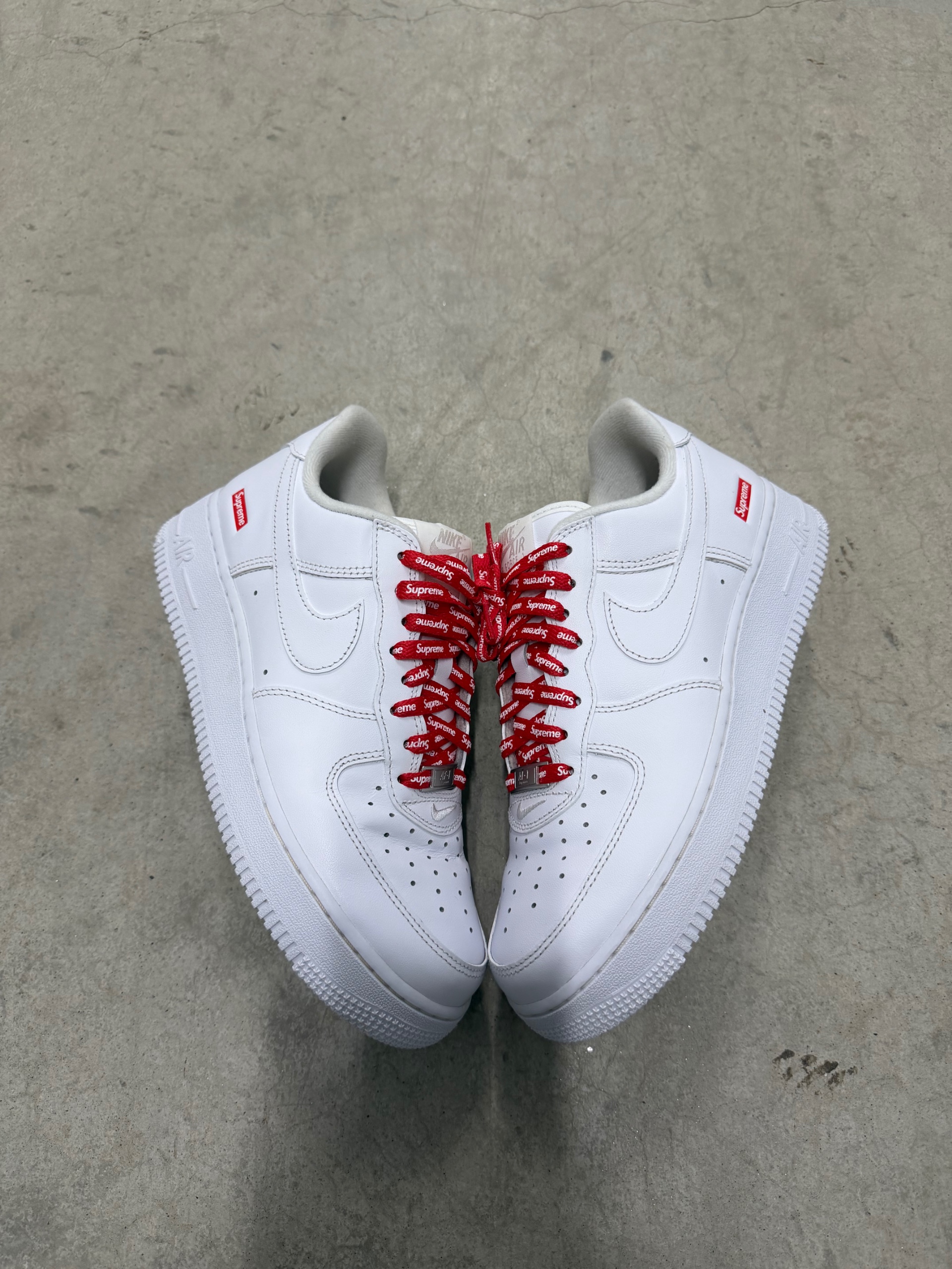 SUPREME NIKE AIR FORCE 1 LOW White