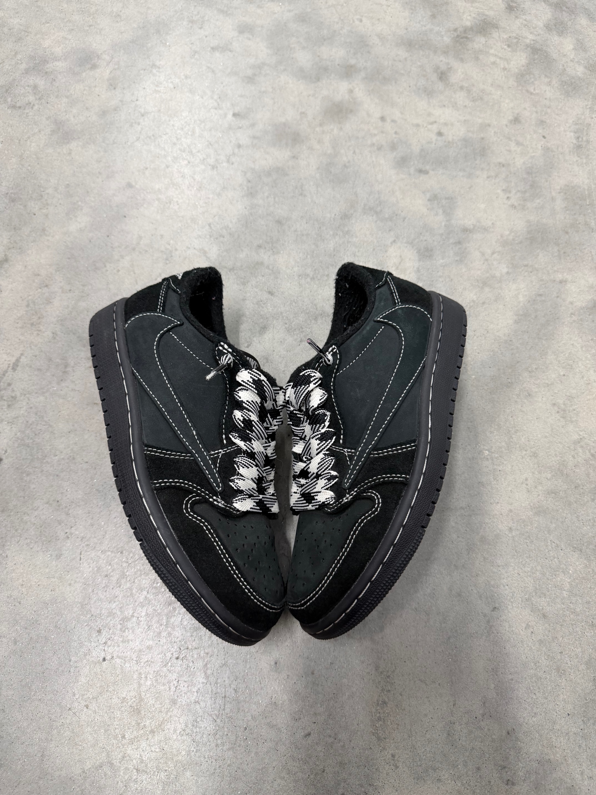 TRAVIS SCOTT JORDAN 1 LOW Black Phantom